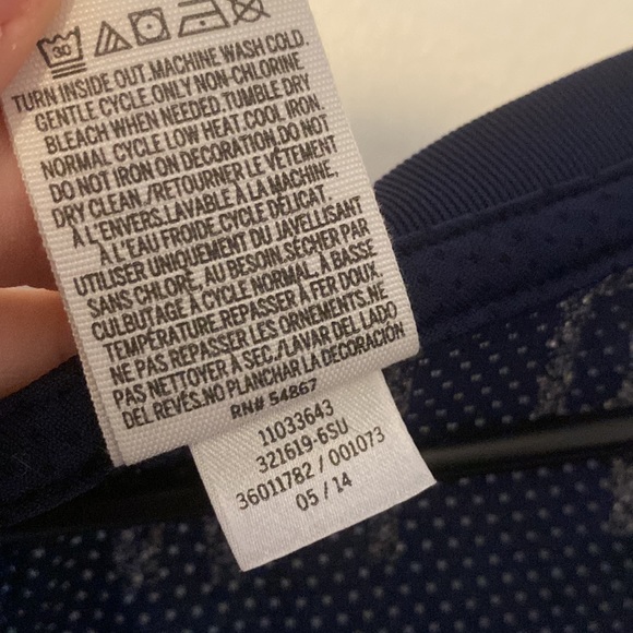 Victoria’s Secret Pink Pitt short sleeve T-shirt V-neck jersey style - Picture 7 of 7